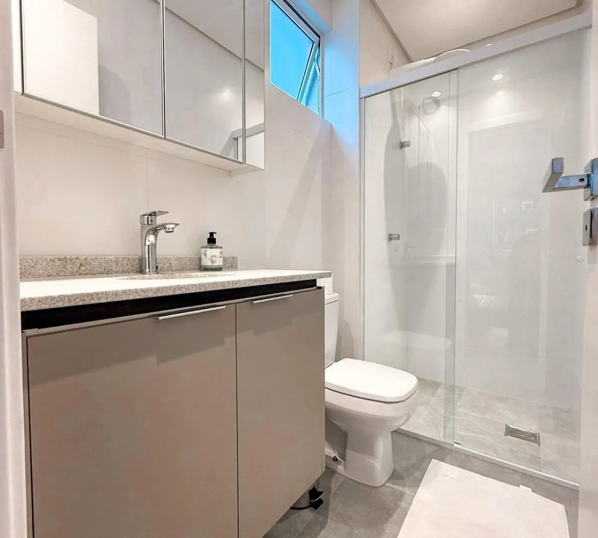 Estudio 107 - Conforto E Praticidade No Centro Criciúma Apartman